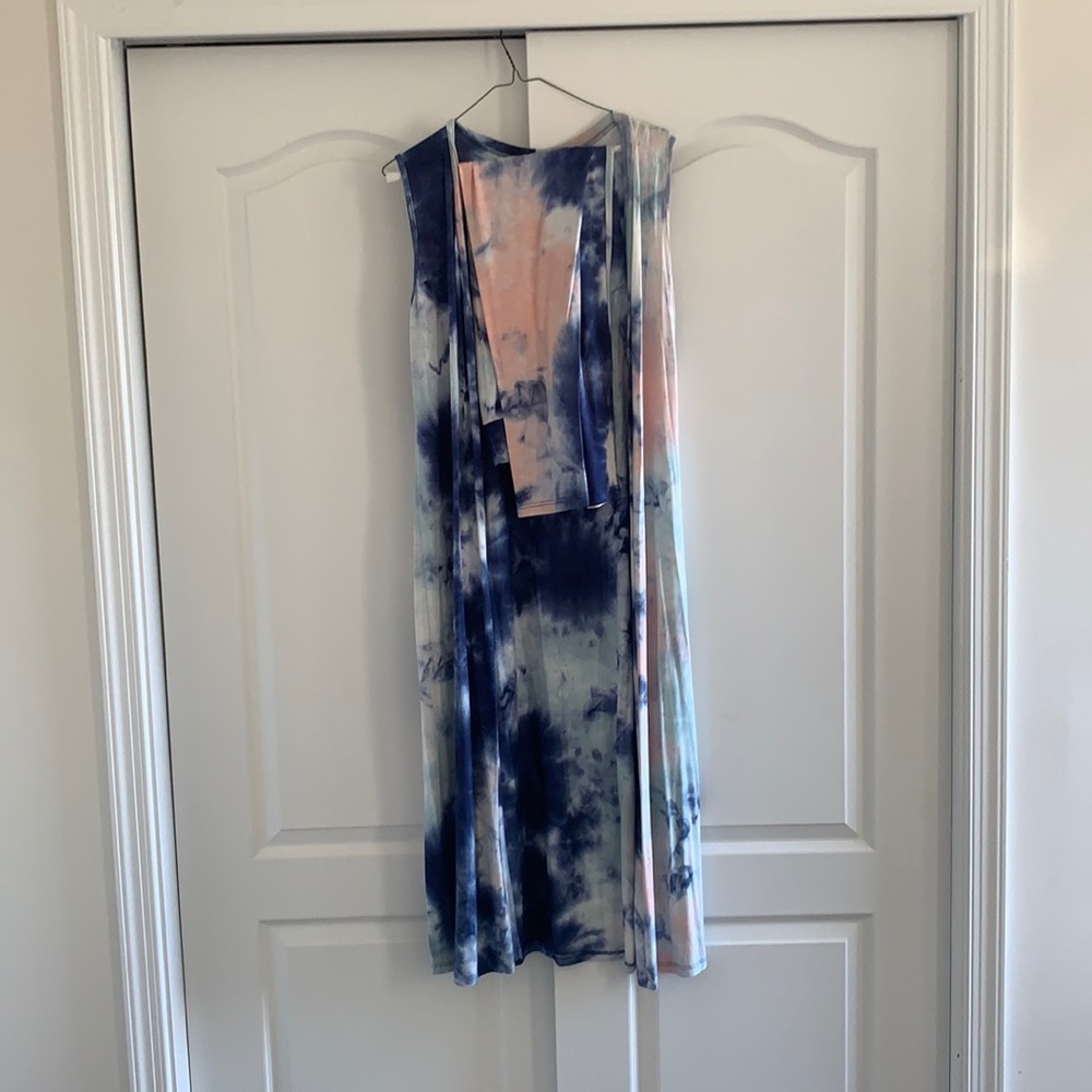 A set, long part is a Large and pants a Large